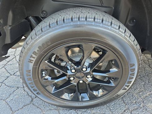 Used 2021 Jeep Wrangler Unlimited Sahara w/ Cold Weather Group AWD/4WD image 17