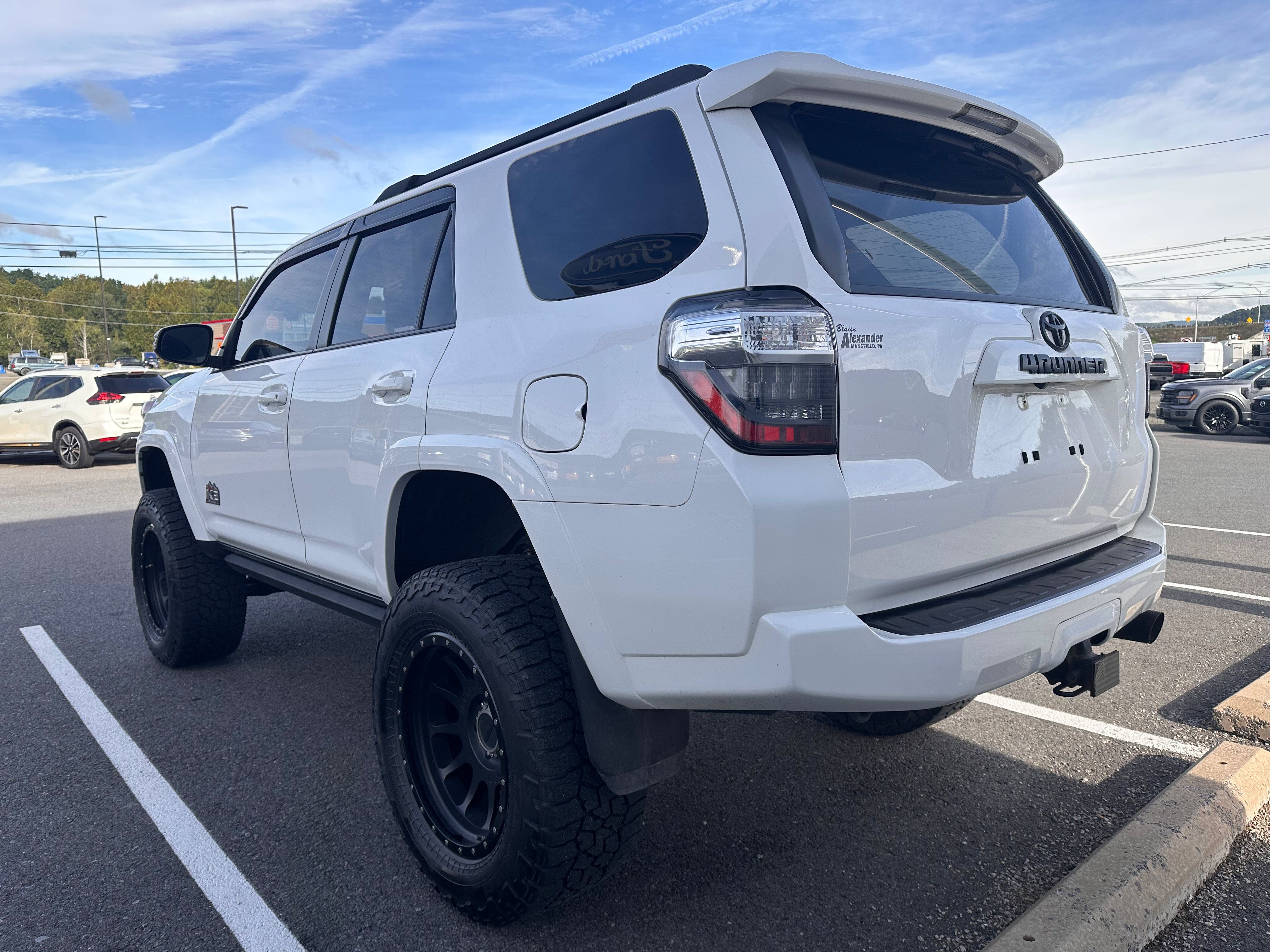 Used 2018 Toyota 4Runner SR5 Premium AWD/4WD image 7