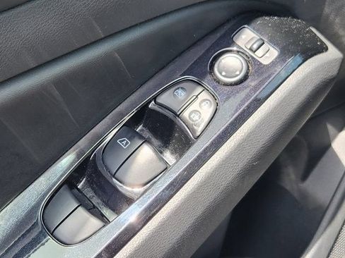 Used 2025 Nissan Altima 2.5 SR FWD image 22