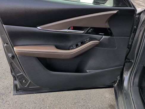 Certified 2025 MAZDA CX-30 AWD 2.5 S w/ Premium Package image 18