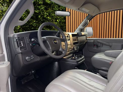 Used 2021 Chevrolet Express 2500 RWD image 16