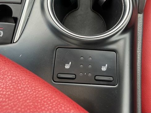 Used 2018 Toyota Camry XSE image 16