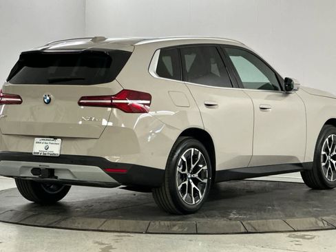 Used 2025 BMW X3 xDrive30i w/ Premium Package image 2