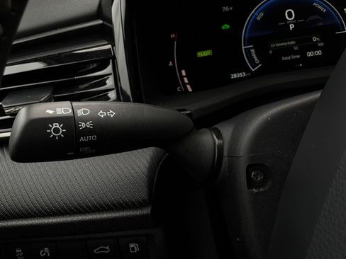Used 2025 Toyota Camry SE FWD image 35