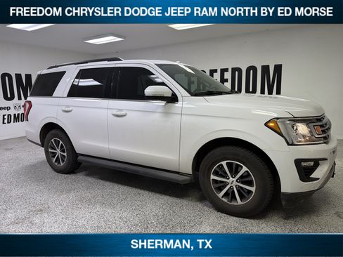 Used 2019 Ford Expedition XLT w/ Equipment Group 201A RWD image 2