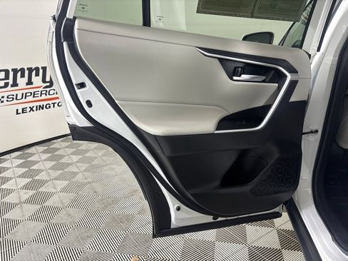 Used 2022 Toyota RAV4 XLE w/ Convenience Package AWD/4WD image 19