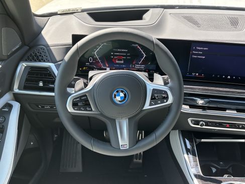 New 2026 BMW X5 xDrive50e w/ Executive Package AWD/4WD image 18