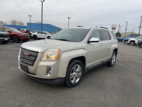 Used 2015 GMC Terrain SLT image 2
