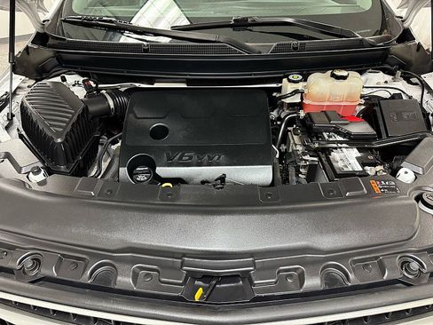 Used 2018 Buick Enclave Essence FWD image 15