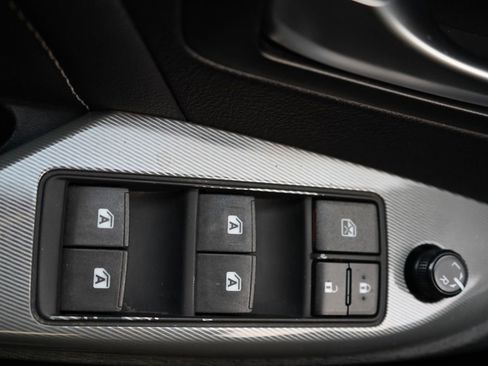 Used 2015 Toyota Sienna SE Premium image 16