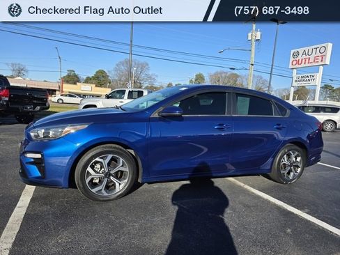 Used 2021 Kia Forte LXS image 2