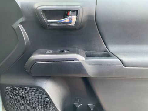 Used 2023 Toyota Tacoma TRD Sport AWD/4WD image 19