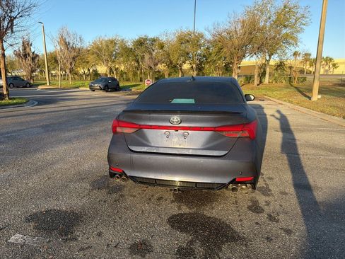 Used 2019 Toyota Avalon Touring w/ Advanced Safety Package image 4