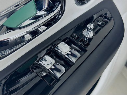 Certified 2021 Rolls-Royce Cullinan AWD/4WD image 17