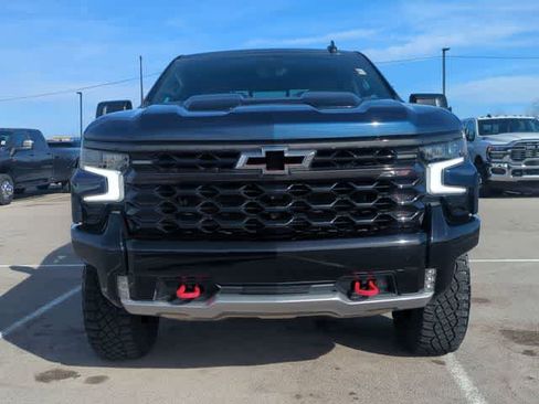 Used 2022 Chevrolet Silverado 1500 ZR2 w/ Technology Package image 3