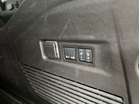 Certified 2025 Chevrolet Suburban Premier w/ Sun And Tow Package image 35