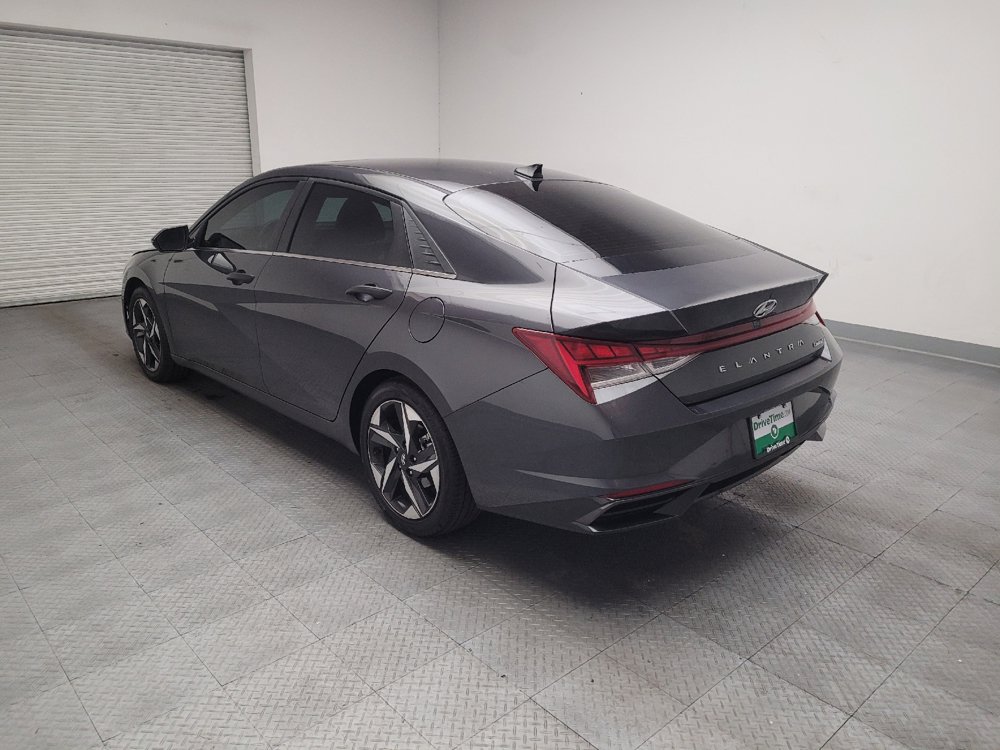 Used 2021 Hyundai Elantra Limited w/ Cargo Package FWD image 5