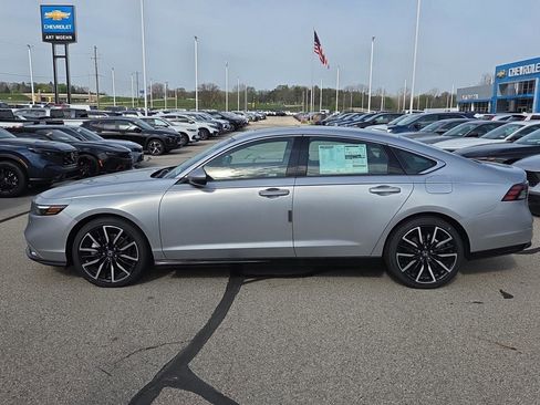 New 2026 Honda Accord Touring image 2