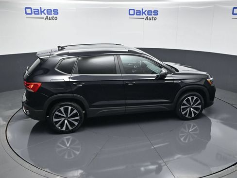 Used 2024 Volkswagen Taos SE FWD image 51
