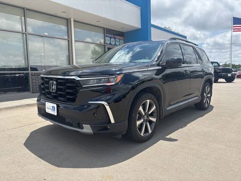 Used 2023 Honda Pilot Touring image 1