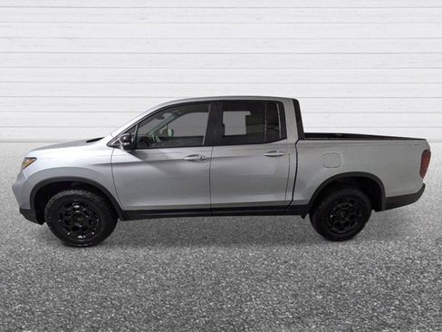 Used 2025 Honda Ridgeline TrailSport+ image 2