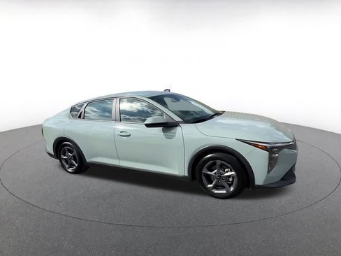 Used 2025 Kia K4 LXS image 2