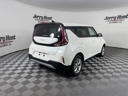 Used 2025 Kia Soul LX w/ LX Technology Package image 13