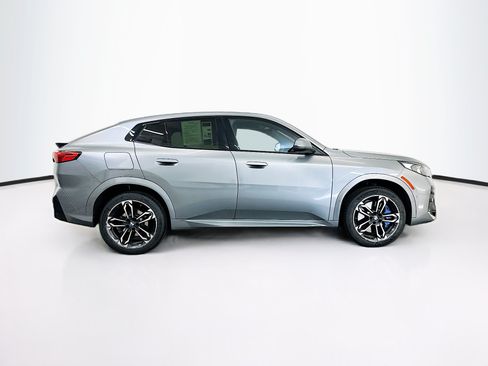 Used 2025 BMW X2 xDrive28i AWD/4WD image 10
