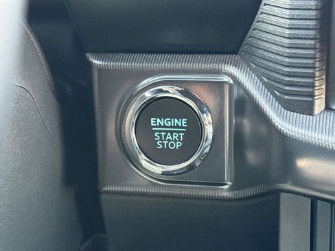 Used 2025 Ford F150 Lariat w/ Equipment Group 502A High image 18