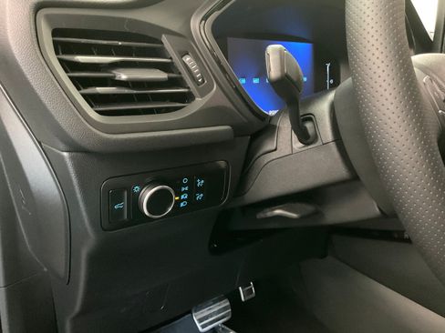 Used 2024 Ford Escape ST-Line w/ Tech Pack #1 AWD/4WD image 13