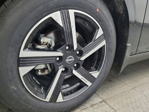 Used 2024 Nissan Sentra SV image 31