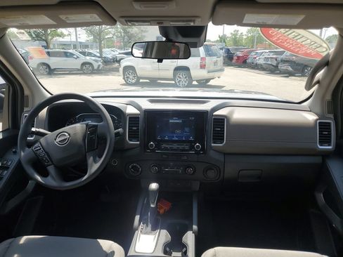 Used 2024 Nissan Frontier SV AWD/4WD image 6