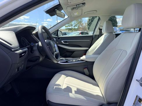 Used 2023 Hyundai Sonata SEL w/ Cargo Package image 18