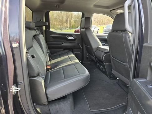 Used 2025 GMC Sierra 1500 SLT AWD/4WD image 19