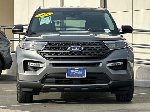 Certified 2022 Ford Explorer XLT w/ Equipment Group 202A image 8
