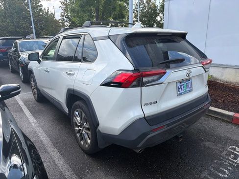 Used 2019 Toyota RAV4 Limited w/ Advanced Technology Package AWD/4WD image 5
