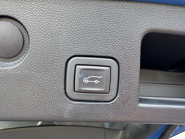 Used 2025 Chevrolet Equinox RS w/ Safety and Technology Package FWD image 13