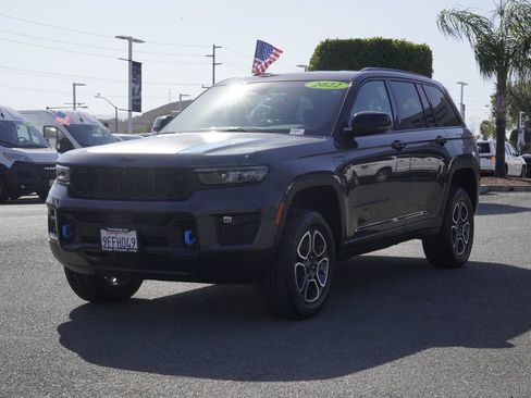 Used 2022 Jeep Grand Cherokee Trailhawk w/ Advanced Protech Group II AWD/4WD image 8