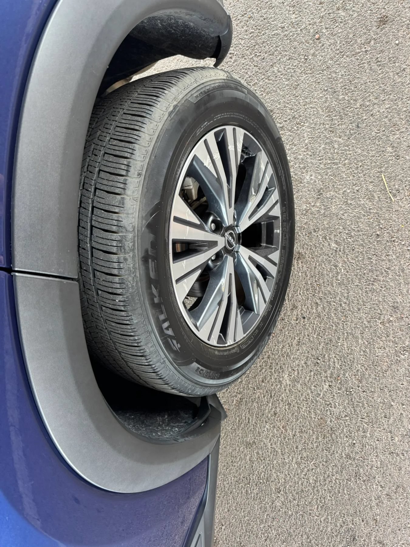 Used 2023 Nissan Rogue SV FWD image 29