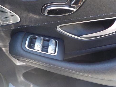 Used 2017 Mercedes-Benz S 550 4MATIC Sedan image 36