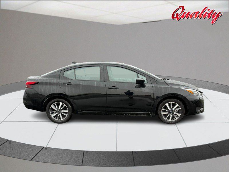 Used 2025 Nissan Versa SV FWD image 2