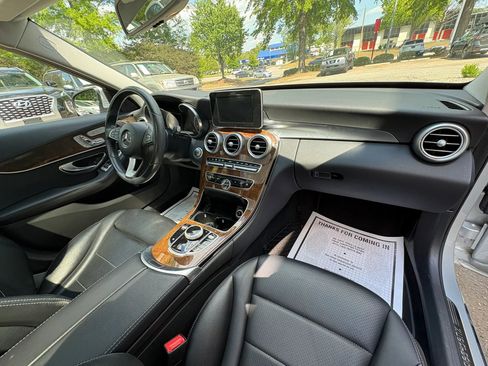 Used 2017 Mercedes-Benz C 300 4MATIC Sedan image 9