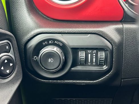 Used 2021 Jeep Wrangler Unlimited Rubicon image 19