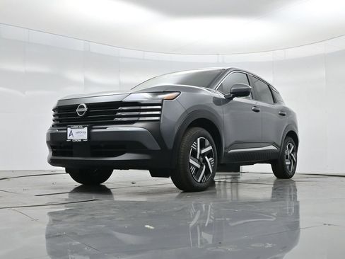 Used 2025 Nissan Kicks SV image 34