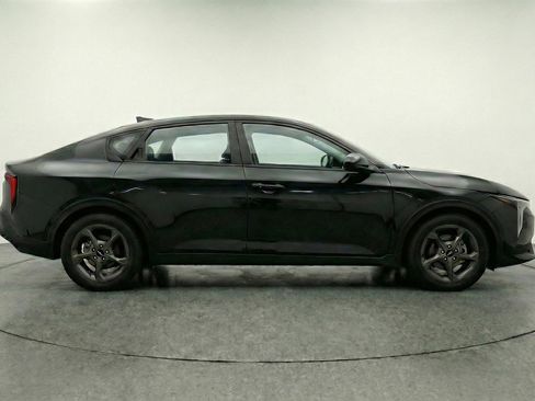 Used 2025 Kia K4 FWD image 11