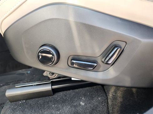 New 2026 Volvo XC90 B5 Core image 7