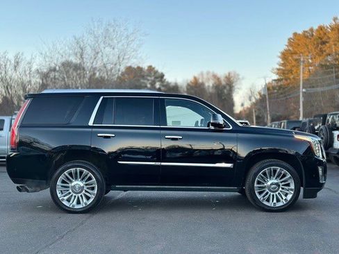 Used 2017 Cadillac Escalade Platinum image 6