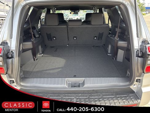 New 2026 Toyota 4Runner SR5 AWD/4WD image 8