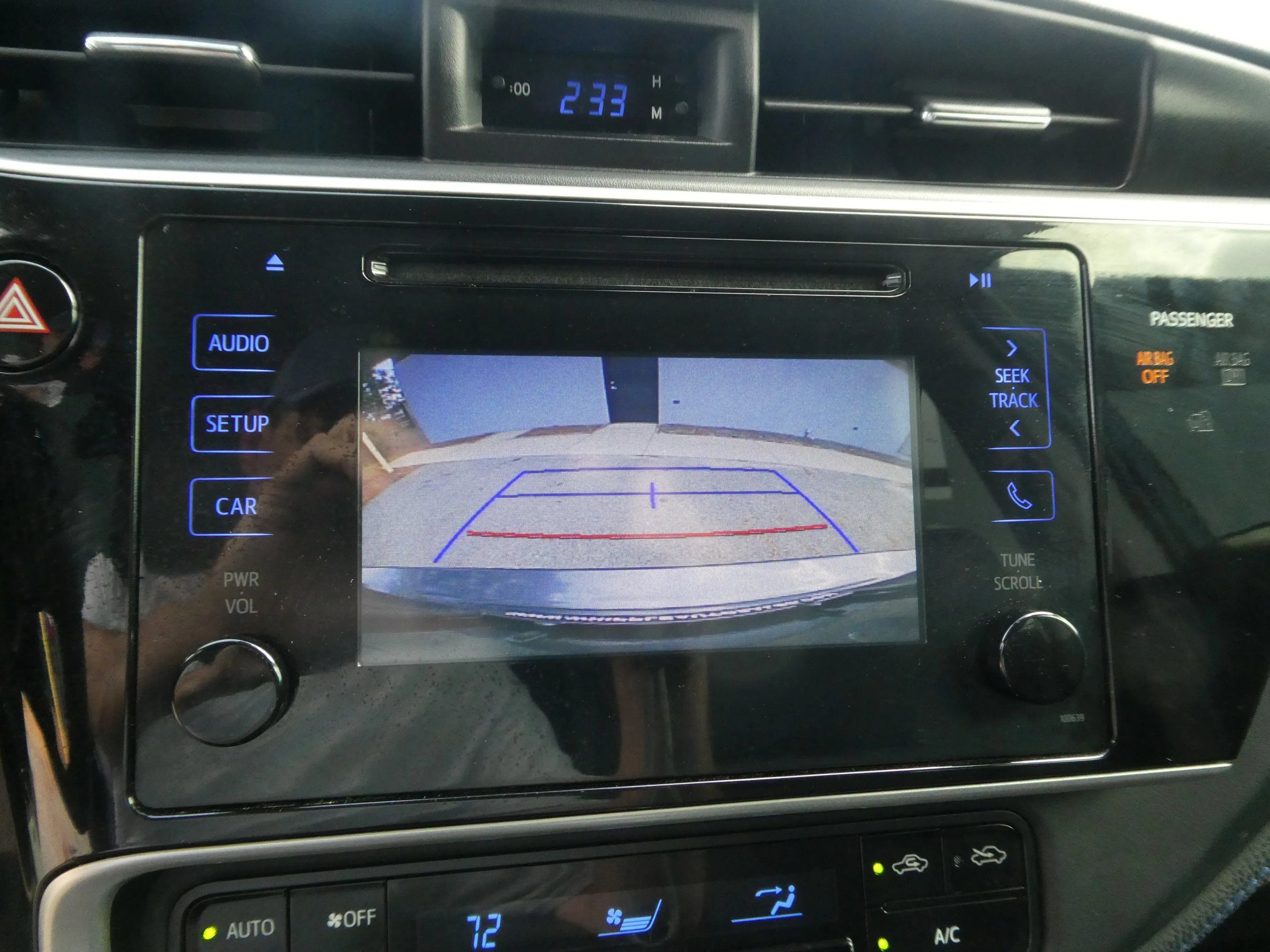 Used 2017 Toyota Corolla SE FWD image 20
