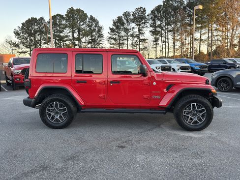 Used 2024 Jeep Wrangler Sahara w/ Technology Group image 5